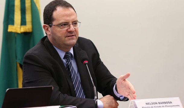 O governo estabeleceu meta zero para o resultado primário do governo central (Tesouro, INSS e Banco Central) em 2017 e propôs abatimentos que, na prática, abrem brecha para novo déficit de até R$ 65 bilhões para o próximo ano, segundo projeto de Lei de Diretrizes Orçamentárias (LDO) encaminhado nesta sexta-feira ao Congresso Nacional; "Estamos propondo um orçamento equilibrado da União para o próximo ano", disse o ministro da Fazenda, Nelson Barbosa