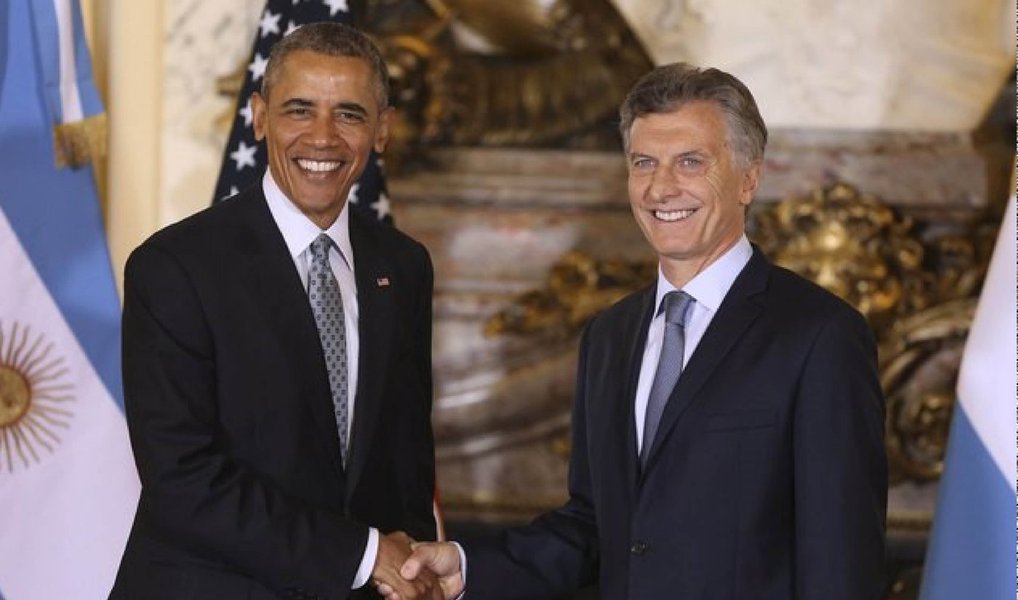 Em visita à Argentina, o presidente norte-americano afirmou quarta-feira 23 que "a democracia (do Brasil) é suficientemente madura, o sistema legal e as instituições acredito que são fortes o suficiente para que isso se resolva de uma forma que permita ao Brasil prosperar..."; "Precisamos de um Brasil forte e efetivo para as nossas próprias economias e para a paz mundial", acrescentou Barack Obama