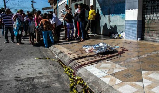 O que aconteceu em Barueri e Carapicuíba é reflexo do modus operandi de uma parcela da Polícia Militar de São Paulo. Prova disso é que, só no ano passado, cerca de 800 pessoas foram mortas, vítimas da violência policial