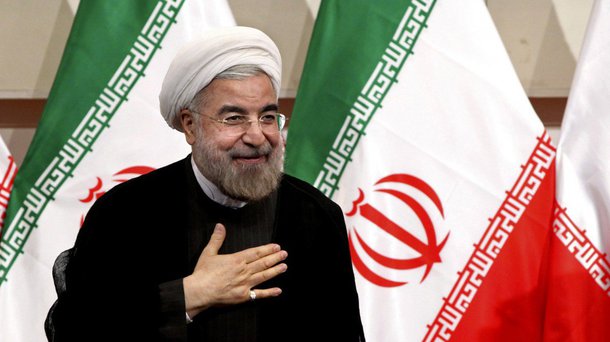 O presidente iraniano, Hassan Rouhani, ganhou um forte voto de confiança e aliados reformistas garantiram ganhos no Parlamento com os primeiros resultados de eleições que podem acelerar a emergência da República Islâmica de anos de isolamento; a escala dos ganhos sugere que uma legislatura mais amigável ao pragmatista tornou-se uma possibilidade clara