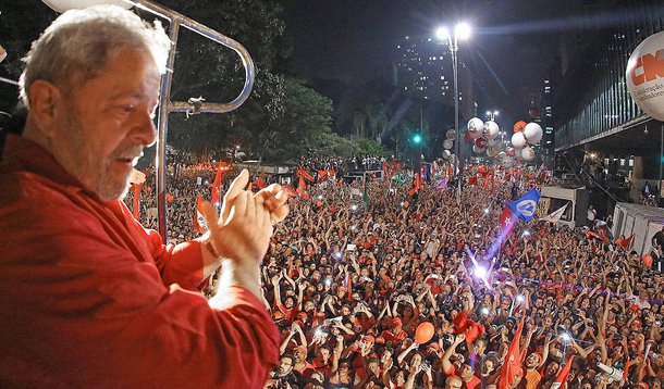 Os desmandos da “República de Curitiba”, que foram tratados com indolência pelo STF, podem voltar à carga agora, depois do que ocorreu na Câmara. Nova tentativa de prender Lula pode acontecer. Qual a razão? Não precisa. Será forjada de última hora para encobrir a motivação central, que é de arrefecer o entusiasmo das massas, humilhando seu maior líder