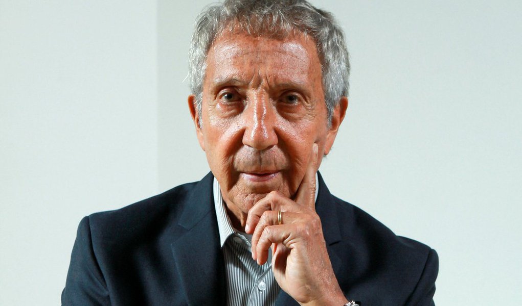 A BRF, maior exportadora mundial de carne de frango, comandada por Abilio Diniz, informou lucro líquido de R$ 877 milhões de reais no terceiro trimestre, o que representa alta de 53,3% em relação ao mesmo período do ano passado