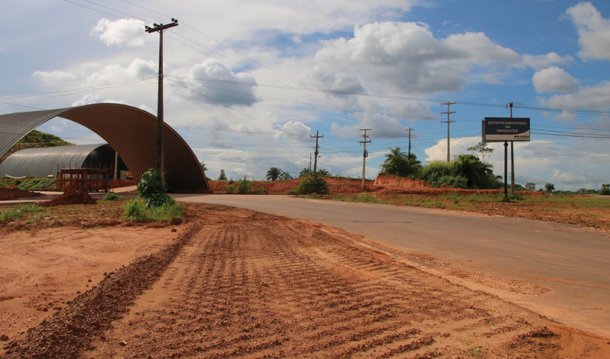 Com obras de ampliação e política de atração de investimentos promovidas pelo governo do Maranhão, o Distrito Industrial de Imperatriz tem, atualmente, 20 novos empreendimentos em processo de instalação; de acordo com o executivo, calcula-se o aporte de R$ 41 milhões na economia estadual e a criação de 2.265 novos postos de trabalho direto; a previsão de entrega é para o primeiro semestre