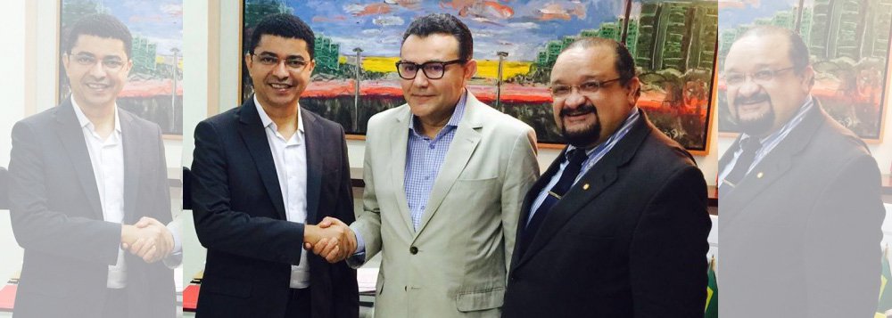 O presidente nacional do PSB, Carlos Siqueira, e o deputado estadual, Bira do Pindaré, reuniram ainda pouco em Brasília para tratar das eleições municipais deste ano; No encontro, Siqueira declarou que São Luís terá candidatura própria e adiantou que o processo de escolha do candidato será acelerado; “Em São Luís, o PSB vai ter candidatura própria para disputar a prefeitura. Temos dois nomes postos e vamos escolher o candidato o mais rápido possível para que comecemos os preparativos o quanto antes”, garantiu o presidente do PSB