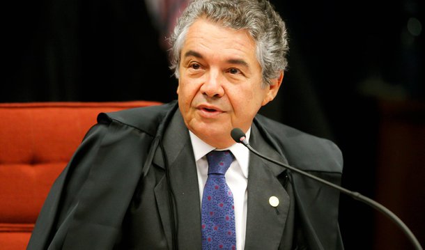O ministro do Supremo Tribunal Federal Marco Aurélio Mello colocou em dúvida as gravações feitas pela Lava Jato que envolvem a presidente Dilma Rousseff e o ex-presidente Lula; "Quem teria determinado esse grampo? Começamos por aí, seria uma prova ilícita?", questionou; para ele, é preciso submeter as interceptações a uma perícia