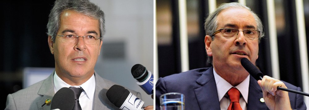 “A situação chegou a um limite que põe um ambiente absolutamente constrangedor para a oposição, que não só esteve muito próxima, mas fez uma ação conjunta com o presidente da Câmara, pois atuaram conjuntamente na questão do impeachment e em outros temas. E, agora, a oposição não sabe como se livrar dessa carga pesada que virou o presidente da Câmara Eduardo Cunha”, disse o vice-presidente do Senado, senador Jorge Viana (PT-AC), diante das novas denúncias contra Cunha na Lava Jato e de suas contas na Suíça
 