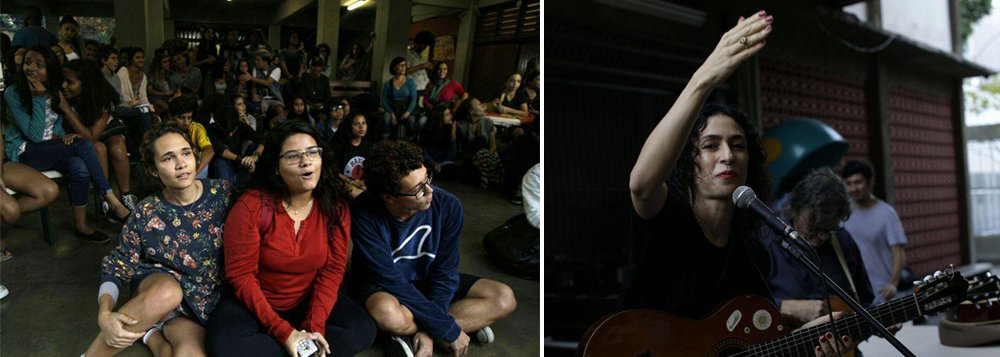 A cantora Marisa Monte fez um show gratuito no Colégio Estadual André Maurois, na Gávea, Zona Sul do Rio de Janeiro; a instituição é uma das 76 ocupadas no estado por estudantes que lutam por melhores condições de ensino e infraestrutura nas escolas; o cantor Leoni, outro nome de peso da música brasileira, também participou da apresentação; “São jovens estudantes batalhando pela educação e cuidando com amor do que é público. De forma organizada, cada um fazendo a sua parte e dando um exemplo para esse país”, escreveu a artista no Facebook