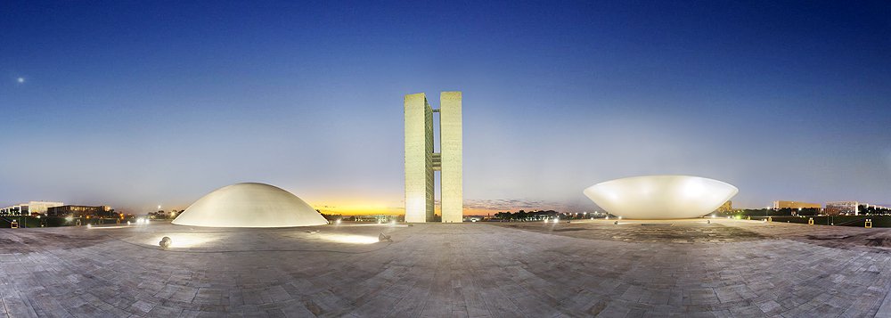 Plenário do Senado elege hoje os 21 titulares e 21 suplentes da comissão especial que vai examinar o processo de impeachment da presidente Dilma Rousseff; a instalação oficial do colegiado, com a eleição do presidente, do vice e do relator, está prevista para amanhã; e, então, começa a contar o prazo de dez dias úteis para que o relator apresente o parecer sobre a admissibilidade da abertura do processo
