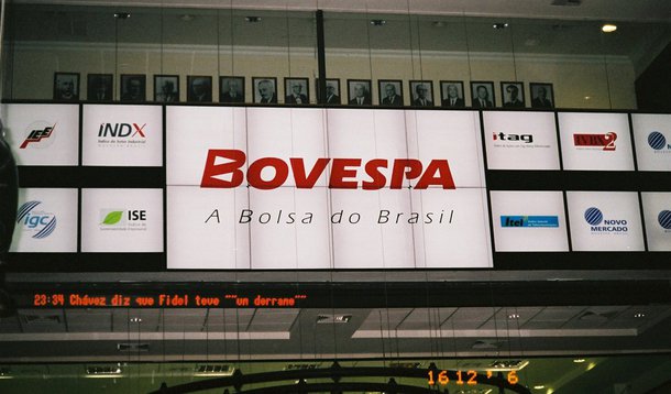 A ações da Petrobras dispararam mais de 3% em dia de recuperação dos preços do petróleo com a greve de trabalhadores do setor no Kuwait, que paralisou mais de 60% da produção da commodity no país; mineradora Vale  esiderúirgicas nacionais registram alta de até 7% nesta terça-feira (19)