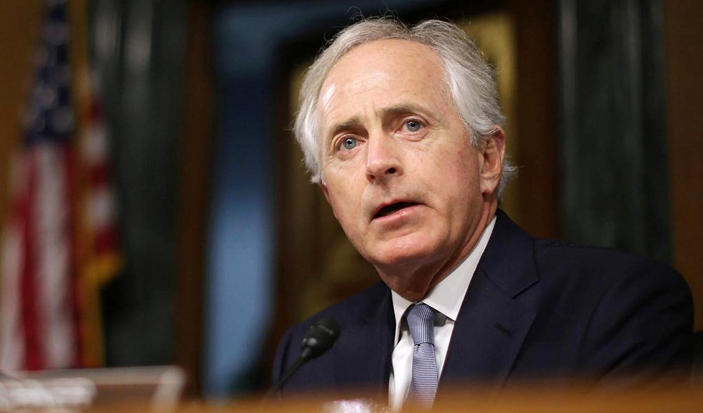 Senadores apoiaram de forma unânime um plano de sanções mais duro do que o aprovado em janeiro pela Câmara dos Representantes; o projeto, no entanto, tem de ser examinado nessa câmara antes de ser enviado à Casa Branca, que ainda não indicou se o apoiará; “Quando temos supostos ‘parceiros’ no Conselho de Segurança da ONU [Organização das Nações Unidas] que não estão dispostos a tomar medidas, torna-se ainda mais claro que essa instituição tem de ser pró-ativa”, disse o presidente do Comitê de Relações Exteriores do Senado, o republicado Bob Corker