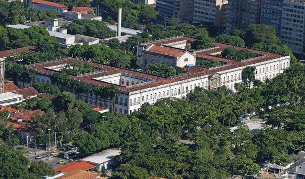 O Parque Tecnológico da Universidade Federal do Rio de Janeiro (UFRJ) inaugurou um programa pioneiro de pós-incubação que atende empresas recém-saídas de incubadoras de todo o país, independente de sua origem e do lugar onde estejam instaladas; as empresas interessadas têm até novembro de 2016 para se candidatar; as inscrições para o edital podem ser feitas no endereço www.parque.ufrj.br