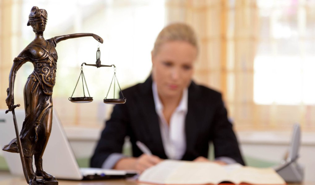 Pedidos de recuperação judicial de empresas brasileiras nos primeiros quatro meses de 2016 quase dobraram ante mesma etapa do ano passado, em meio ao quadro recessivo e aumento de custos; segundo a Serasa Experian, de janeiro a abril, foram 571 pedidos, número 97,6 por cento superior ao de igual etapa de 2015, de 289, e recorde para o intervalo desde 2006, após a vigência da Nova Lei de Falências