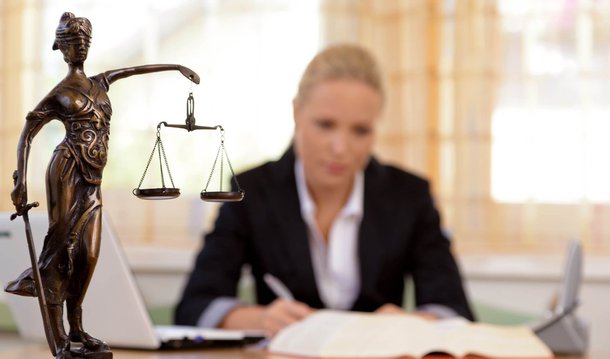 Pedidos de recuperação judicial de empresas brasileiras nos primeiros quatro meses de 2016 quase dobraram ante mesma etapa do ano passado, em meio ao quadro recessivo e aumento de custos; segundo a Serasa Experian, de janeiro a abril, foram 571 pedidos, número 97,6 por cento superior ao de igual etapa de 2015, de 289, e recorde para o intervalo desde 2006, após a vigência da Nova Lei de Falências