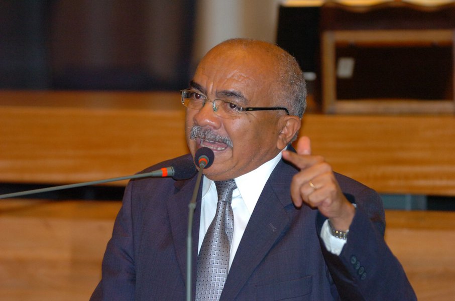 Deputado Chico Vigilante (PT) lembrou que o Correio publicou o ranking das empresas prestadoras de serviço que mais faturaram em contratos com o GDF, apontado a Brasfor em primeiro lugar, que, segundo ele, "é justamente a principal opositora da licitação da Secretaria de Planejamento que vai contratar milhares de vigilantes para prestarem serviços nos órgãos públicos do GDF"; "Nós iremos lutar com todas as nossas forças para que essa licitação seja concretizada e traga tranquilidade aos vigilantes que prestam serviços aos órgãos do Distrito Federal"