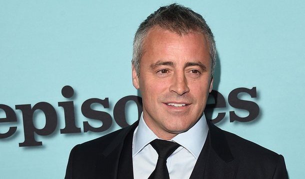 O ator Matt LeBlanc, estrela do seriado cômico norte-americano "Friends" nos anos 1990, seerá um dos novos apresentadores do popular programa de automóveis "Top Gear", exibido pela BBC, quando a atração voltar ao ar em maio; LeBlanc, que ficou conhecido mundialmente pelo personagem Joey Tribbiani na sitcom da rede NBC, será o primeiro apresentador do programa de fora da Grã-Bretanha