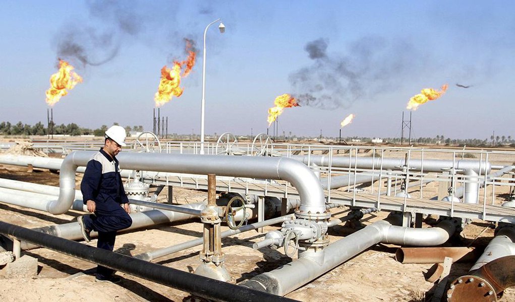 Rússia deseja ver uma melhora nas relações entre Irã e Arábia Saudita num momento em que uma ação conjunta é necessária para influenciar os preços globais do petróleo, disse nesta segunda-feira Zamir Kabulov, importante autoridade do Ministério das Relações Exteriores russo: "Todos nós precisamos de estabilidade no mercado de petróleo e um retorno aos preços normais (do petróleo)", disse