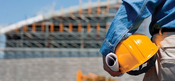 Segundo dados do SindusCon-SP, no mês de novembro de 2015 segmento fechou 61 mil vagas e caiu do patamar dos três milhões de postos de trabalho; setor encerrou período com 2,9 milhões de trabalhadores formais, retornando ao nível registrado em agosto de 2010; em 12 meses foram cortadas 514 mil vagas; por segmento de atividade, preparação de terreno teve a maior retração (3,63%), seguido de infraestrutura (3,01%) e segmento imobiliário (2,04%)
