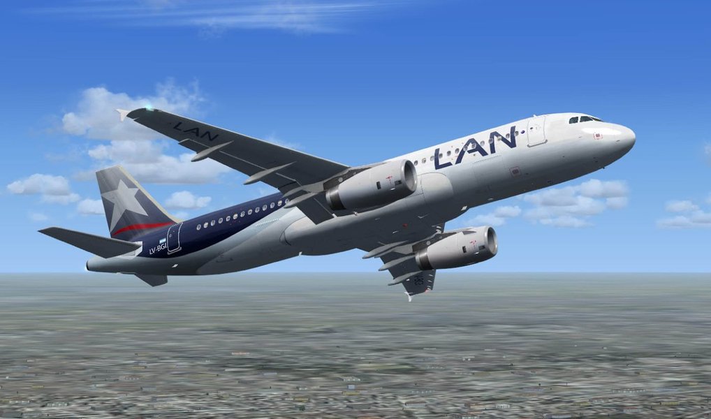 Voos internacionais da LAN e da TAM, companhias aéreas do maior grupo de transporte aéreo da América Latina, foram cancelados no aeroporto internacional de Ezeiza devido à iniciativa dos pilotos da subsidiária da regional Latam Airlines; paralisação é a segunda em menos de duas semana