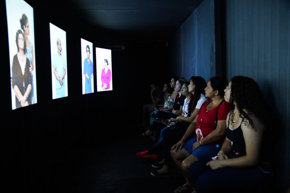 Ao despertar o visitante, de um modo interativo, para as etapas da gravidez, a exposição Sentidos do Nascer pretende incentivar o parto normal e prevenir o prematuro; depois de passar pelo Rio de Janeiro, Niterói e Belo Horizonte, a mostra fica na capital federal até dezembro, quando será apresentada na 15ª Conferência Nacional de Saúde