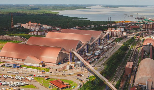 Terminal de Grãos do Maranhão (Tegram) alcançou o volume de 3 milhões de toneladas exportadas de grãos e farelo de soja, superando em 50% a meta de movimentação estabelecida para o primeiro ano de operações; de acordo com a administração do terminal, 52 navios deixaram o terminal até o início de novembro, com 2,14 milhões de toneladas de soja, 754,1 mil toneladas de milho e 138,7 mil toneladas de farelo de soja