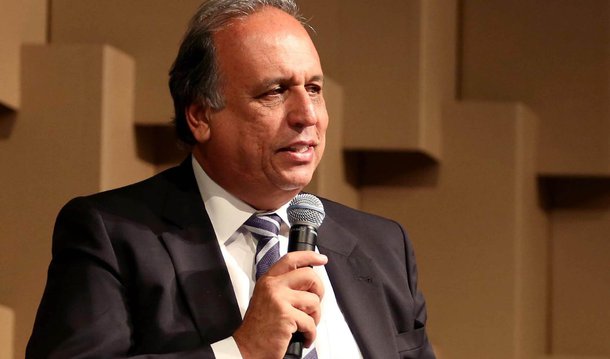 Governador do Rio de Janeiro, Luiz Fernando Pezão afirmou que o governo pretende fazer uma nova licitação para escolher outra empresa para operar o serviço de barcas do Rio; não foi divulgada a nova data do edital; de acordo com o chefe do Executivo fluminense, desde que foi noticiado que o grupo CCR desistiu que continuar operando o sistema, várias empresas já procuraram o governo pedindo informações