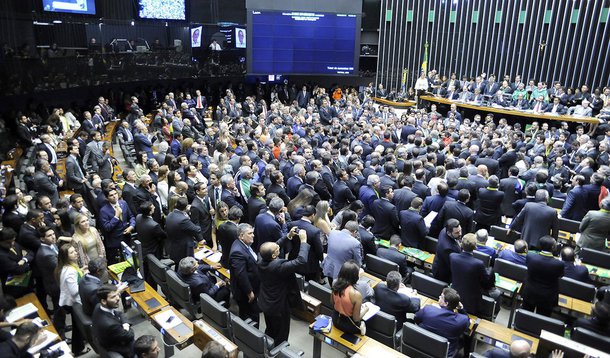 Caberá ao Senado, já que o Supremo Tribunal Federal lavou as mãos, fazer valer o império da Constituição, interrompendo o processo de afastamento da presidenta Dilma Rousseff e devolvendo a normalidade constitucional ao país