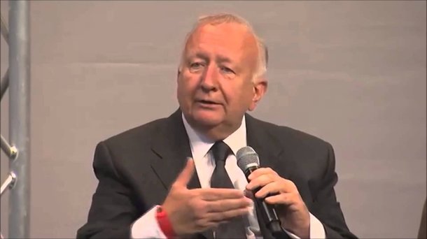Willy Wimmer, que foi porta-voz da democracia cristã da Alemanha para assuntos de Defesa, afirma que a tentativa de desestabilizar Donald Trump antes da posse parte da indústria bélica dos Estados Unidos, interessada em manter intervenções militares em outros países; Trump prometeu acabar com a política de derrubada de governos