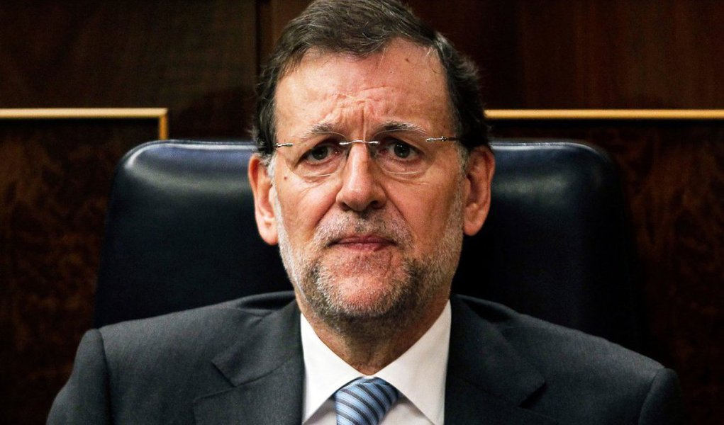 Primeiro-ministro espanhol, Mariano Rajoy, disse que o governo apresentou um recurso no Tribunal Constitucional para invalidar a ação aprovada pela assembleia catalã para iniciar um processo de independência, se tirando uma república em 18 meses; "Não é somente uma reação à moção aprovada no parlamento, isto é sobre defender o país inteiro", disse Rajoy