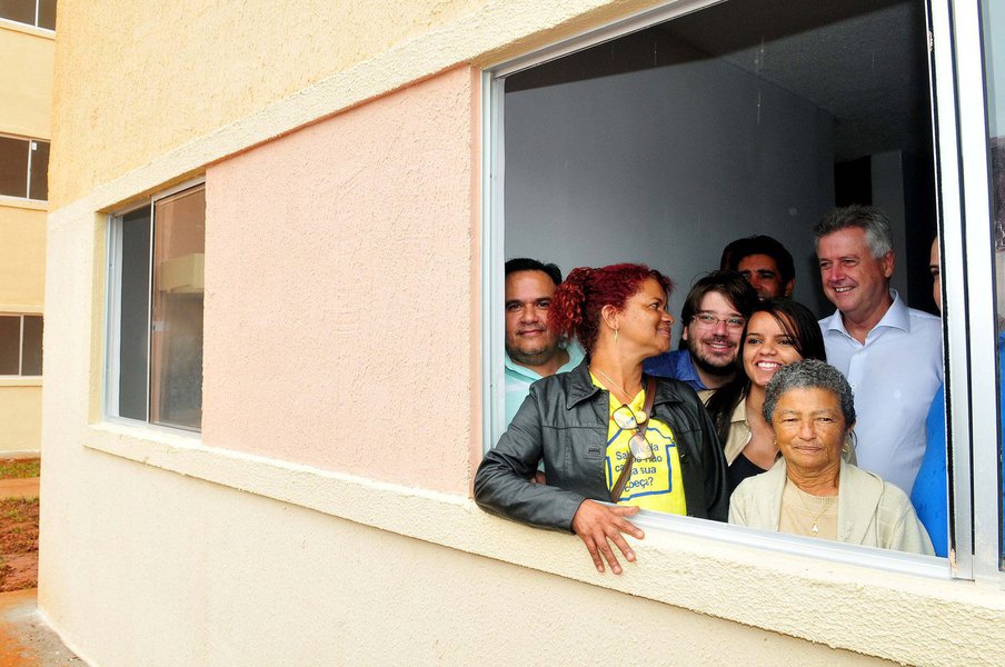 Apartamentos são de dois e de três quartos e vão para famílias de renda mensal de até R$ 3.275 inscritas no programa 'Morar Bem'