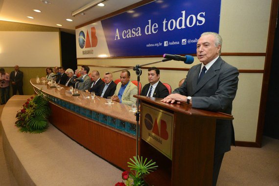 O Vice-Presidente da República, Michel Temer (PMDB), cumpriu agenda em São Luís e disse que "neste momento o valor a ser levado em conta é o valor país, por isso precisamos da união de todos"; "Temos que ter objeção de otimismo. Não podemos nos entregar", afirmou; ele participou de um encontro na OAB-MA e depois de uma reunião com a militância do partido