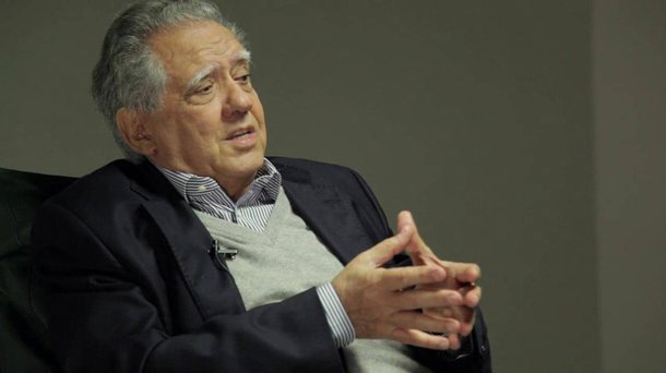 Em vídeo postado no YouTube, o cineasta Luiz Carlos Barreto afirma que o Estado de Direito vem sendo agredido justamente por aqueles que deveriam defendê-lo – no caso, a força-tarefa da Lava Jato; "o ensaio de prisão do presidente Lula foi uma agressão à toda a sociedade brasileira"; ele também afirmou que a Lava Jato se transformou em uma operação político-partidária, que tem como objetivos anular a reeleição da presidente Dilma e inviabilizar o ex-presidente Lula