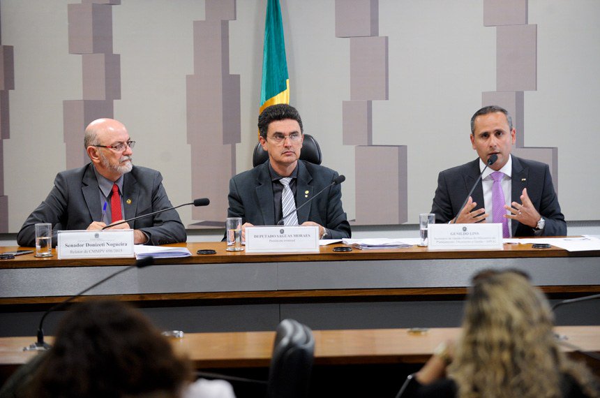 A SNJ avançou com a execução do Projovem, do Juventude Viva, com a expansão de órgãos e conselhos de juventude nos estados e municípios porque estava, como Lula criou, ligada à Presidência da República