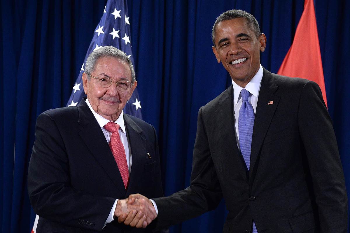 Presidente Obama, que viaja com a esposa Michelle, e com as filhas Malia e Sasha, terá um encontro nesta segunda-feira 21 com o presidente Raúl Castro; entre os temas a serem discutidos estão os direitos humanos, o estímulo ao comércio entre Cuba e Estados Unidos e o desenvolvimento da iniciativa privada em solo cubano; na terça-feira, 22, Obama fará um discurso ao povo cubano e participará de reunião com integrantes da sociedade civil cubana, incluindo ativistas de direitos humanos e representantes da oposição