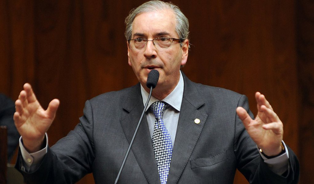 Presidente da Câmara dos deputados, Eduardo Cunha (PMDB-RJ), disse que se sente tranquilo com o julgamento previsto para hoje, no Supremo Tribunal Federal (STF), de Arguição de Descumprimento de Preceito Fundamental (Adpf) do partido Rede Sustentabilidade, que pede o afastamento dele da Presidência da Câmara com o argumento de que é réu em processo criminal