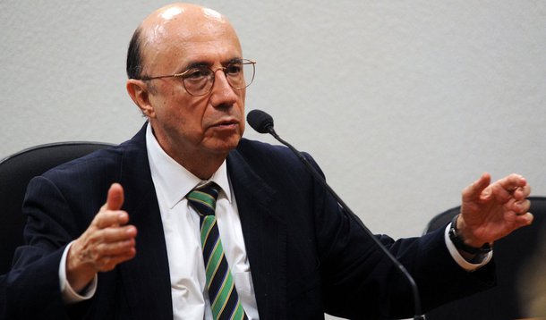 Cotado para assumir o Ministério da Fazenda no eventual governo Temer, o ex-presidente do Banco Central Henrique Meirelles quer ter a autonomia de indicar os principais nomes para os cargos que tenham relação com a economia. isso envolveria os presidentes do Banco Central, da Caixa e do Banco do Brasil, entre outros espaços de governo; Meirelles se reuniu ontem com o vice-presidente Michel Temer; saiu do encontro sem confirmar que havia sido convidado para ocupar o ministério, mas conforme o 247 apurou, ele já aceitou o convite para integrar a equipe do peemedebista