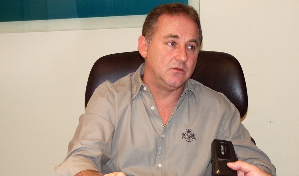 O MPF recorreu ao STJ para aumentar a pena imposta ao prefeito de Itaguaí, Carlo Busatto Junior (Charlinho), condenado a quase quinze anos de prisão pela prática dos crimes de corrupção e fraude em licitação pela participação na máfia dos Sanguessugas, esquema que ficou conhecido por envolver diversas prefeituras na compra irregular de ambulâncias em troca do pagamento de propina; o MPF também requereu o início imediato do cumprimento da pena, independentemente da análise do recurso pelo STJ, citando precedentes do STF