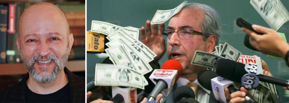 "Ser cego e surdo não é mais o bastante. Eduardo Cunha pede aos brasileiros que sejam também imbecis", diz o colunista Josias de Souza, que ironiza também a tese do pagamento de um empréstimo como origem dos recursos; "Cunha não dispõe de cópia do contrato de empréstimo. Pior: não se lembra nem se chegou a assinar um contrato. Quer dizer: o filho do morto pagou por um empréstimo informal, que o credor não estava cobrando"