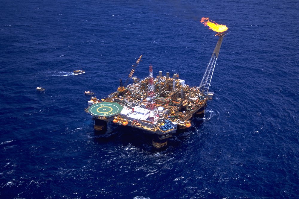 A Organização dos Países Exportadores de Petróleo (Opep) está preocupada com a queda nos preços do petróleo, que estão sendo negociados em mínimas de vários anos, e está pronta para conversar com outros produtores, segundo um artigo em uma publicação do grupo divulgada nesta segunda-feira