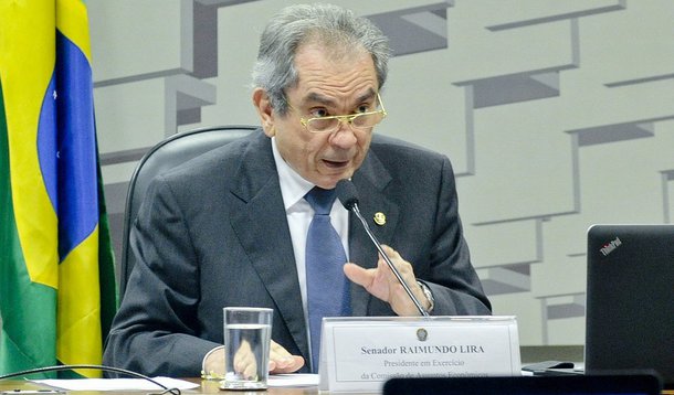 Senador Raimundo Lira (PMDB-PB) acaba de ser eleito presidente da Comissão Especial do Impeachment no Senado; os parlamentares discutem agora a indicação do senador Antonio Anastasia (PMDB-MG) para a relatoria do processo; assista ao vivo