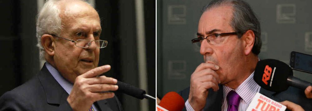 Apesar de ser opositor ferrenho da presidente Dilma, o deputado federal Jarbas Vasconcelos (PMDB-PE) continua desferindo fortes críticas ao seu correligionário e presidente da Câmara Federal, deputado Eduardo Cunha (RJ); “Ele é um psicopata sem limites, que consumou um processo explícito de chantagem e assédio”, afirmou; segundo o ex-governador de Pernambuco, Cunha tentou chantagear a oposição, "prometendo colocar em pauta, na ordem do dia, o impeachment”. “E não fez. Quando a oposição percebeu isso, deixou ele de lado e partiu para pedir reiteradamente e oficialmente a sua renúncia”, acrescentou