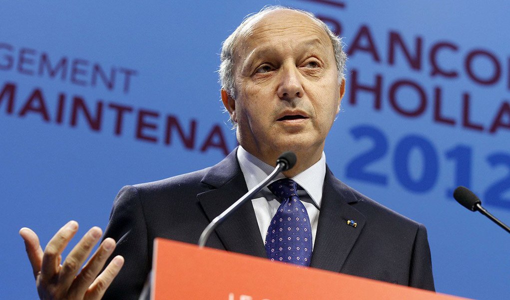 Ministro dos Negócios Estrangeiros francês, Laurent Fabius, anunciou nesta quarta-feira, 10, sua demissão do governo, no final do Conselho de Ministros; presidente francês, François Hollande, deve nomear Fabius ainda nesta quarta-feira como chefe do principal tribunal constitucional do país; alteração é vista como uma oportunidade para Hollande reformular sua equipe antes das eleições presidenciais de 2017 e melhorar seu baixo índice de aprovação