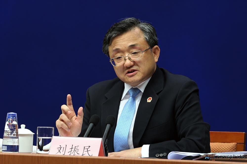 Próxima administração norte-americana, de Donald Trump, deve continuar apoiando o histórico Acordo de Paris sobre mudança climática para evitar que se repita o que aconteceu com o Protocolo de Kyoto, disse o vice-ministro chinês das Relações Exteriores, Liu Zhenmin; Liu disse que os EUA desempenharam um papel "extremamente importante" nas negociações do Acordo de Paris, que substituirá em 2020 o Protocolo de Kyoto para guiar a cooperação global no combate à mudança climática