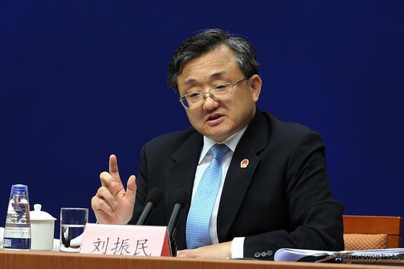 Próxima administração norte-americana, de Donald Trump, deve continuar apoiando o histórico Acordo de Paris sobre mudança climática para evitar que se repita o que aconteceu com o Protocolo de Kyoto, disse o vice-ministro chinês das Relações Exteriores, Liu Zhenmin; Liu disse que os EUA desempenharam um papel "extremamente importante" nas negociações do Acordo de Paris, que substituirá em 2020 o Protocolo de Kyoto para guiar a cooperação global no combate à mudança climática