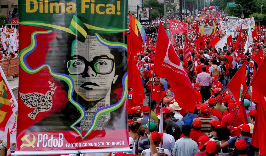 O momento pede responsabilidade e espírito público da classe política nacional. Os representantes do parlamento não podem se omitir, diante desta grave crise. Nenhuma democracia sobrevive sem estabilidade política, sem previsibilidade legal, sem perspectivas de futuro, completamente desorientada