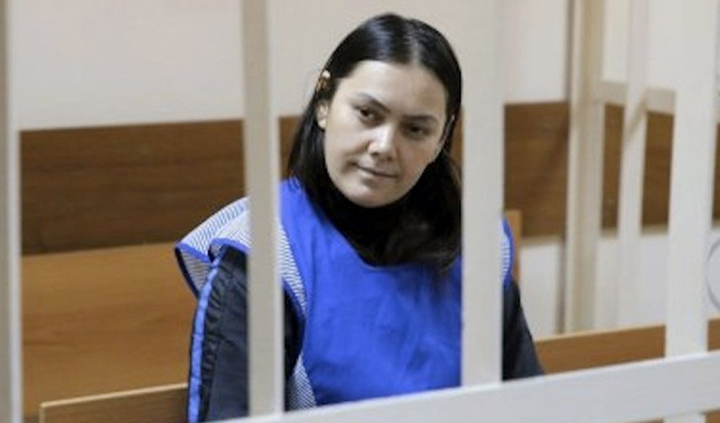 "Eu me vinguei daqueles que derramaram sangue", disse Gulchekhra Bobokulova, de 38 anos, suspeita de decapitar uma criança sob seus cuidados e exibir a cabeça nas ruas de Moscou; em vídeo divulgado por blogueiros na internet, Gulchekhra fez acusações contra o presidente russo Vladimir Putin pela ação na Síria; "Putin derramou sangue, aviões realizaram bombardeios. Por que muçulmanos estão sendo assassinados? Eles também querem viver"
