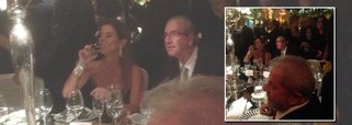 Eduardo Guimarães, do Blog da Cidadania esclarece a polêmica sobre uma foto em que o ex-presidente Lula aparece em um jantar ao lado do presidente da Câmara, Eduardo Cunha, que circula pelas redes sociais afirmando que ela havia sido tirada na semana passada: "É uma farsa. A foto foi tirada em maio deste ano, durante o casamento do cardiologista Roberto Kalil, diretor do Hospital Sírio Libanês, com a endocrinologista Cláudia Cozer'