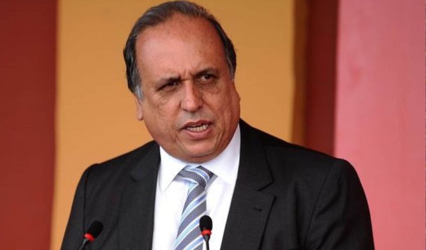 Governador do Rio afirmou que não tem pretensões de mediar nenhum entendimento entre a presidente Dilma e o vice, Michel Temer e afirma não acreditar "que o Temer esteja se afastando. Não acredito na ruptura. Minhas posições são claras e acho que o impeachment é um desserviço num momento de tão grande crise"