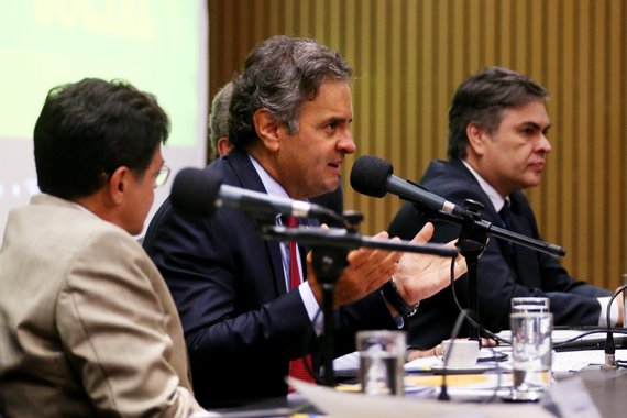 Aécio Neves incorporou o espírito do político udenista e golpista, Carlos Lacerda, que, no decorrer de quase 30 anos, infernizou a política brasileira, em tentativas sucessivas de efetivar golpes de estado contra presidentes trabalhistas, a exemplo de Getúlio Vargas, Juscelino Kubitschek e João Goulart