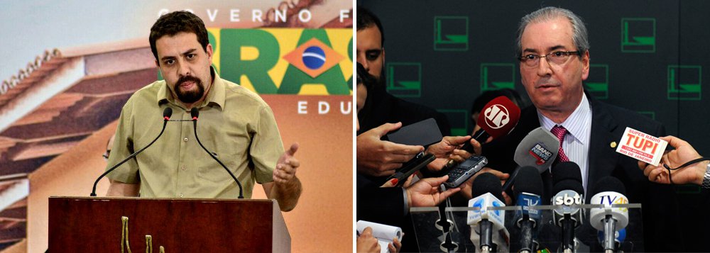 Durante lançamento do Minha Casa Minha Vida 3, no Palácio do Planalto, o coordenador do MTST, Guilherme Boulos, não poupou críticas ao presidente da Câmara, Eduardo Cunha (PMDB); "Dizem que impeachment não é golpe. É verdade, está previsto na Constituição. Mas impeachment sem crime de responsabilidade e conduzido por um bandido na presidência da Câmara é golpe sim senhor", criticou