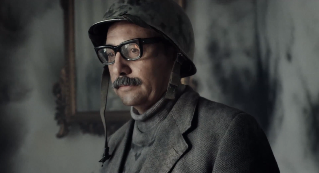 Allende era um líder que simpatizava com os ideais socialistas e, por isso, objeto na mira dos poderes que tentavam consolidar a hegemonia do Capital, principalmente depois da tomada de Cuba por Fidel Castro; o filme de Miguel Littin, 'Allende em seu Labirinto', narra as últimas horas do líder chileno na presidência, no dia 11 de setembro de 1973, até ser morto pelas tropas sob o comando do General Pinochet